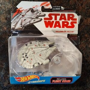 NEW Star Wars Millennium Falcon Hot Wheels Starships Toy With Flight Stand